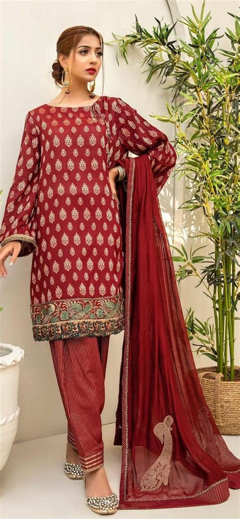 Pin By Syd Nusaiba On Stylish Suits Pakistani Outfits Fashion