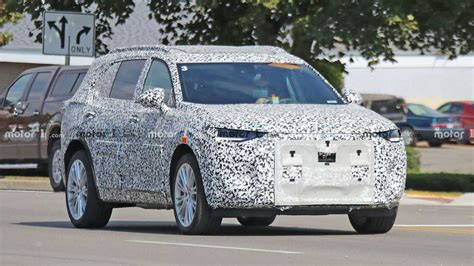 Three-Row 2022 Buick Envision GX Spied While Testing - CarsRadars