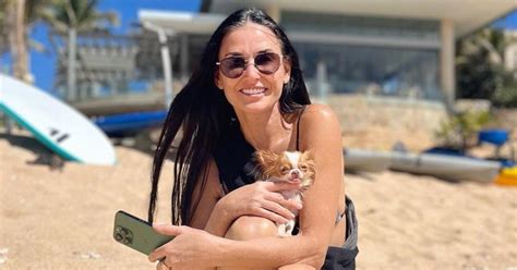 En Vacances En Famille Demi Moore D Voile Sa Silhouette Tonique Dans Un Bikini L Opard