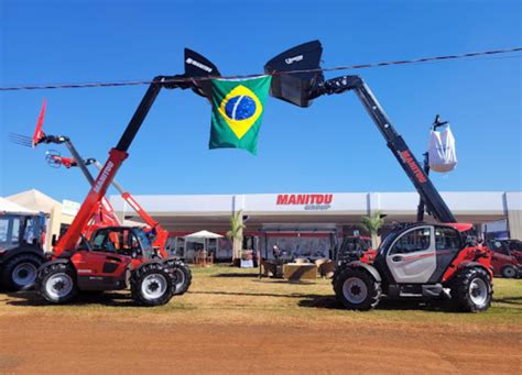 Revista Mt Manitou Ultrapassa R Milh Es Em Vendas Na Agrishow