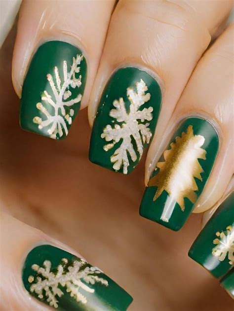 Festive Green And Gold Christmas Nail Designs To Try In Sarah