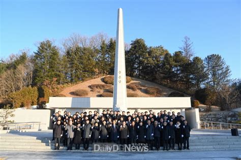 영주시 2일 ‘충혼탑 참배‧시무식으로 새해 힘찬 출발 다짐