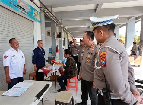 Kapolrestabes Surabaya Didampingi Kasatlantas Lakukan Kunjungan Ke