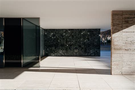 Barcelona Pavilion: architecture and interior guide | Happy Home Clinic