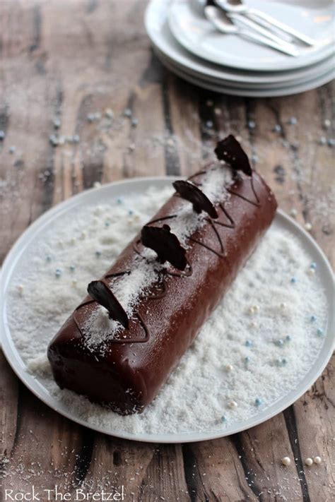 Bûche chocolat noix de coco façon Kinder Délice Rock the Bretzel