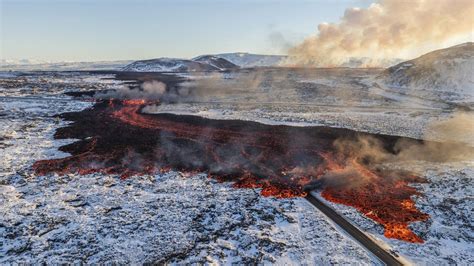 Volcanic eruption in Iceland leaves thousands left without heating and ...