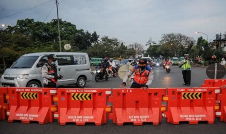 Penutupan Akses Jalan Menuju Kota Bandung Republika Online