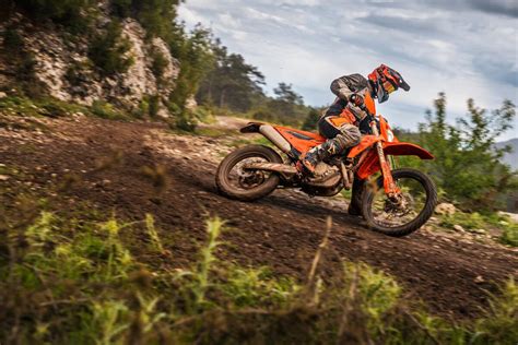 Motorrad Vergleich KTM 500 EXC F SIX DAYS 2025 Vs KTM 450 EXC F SIX