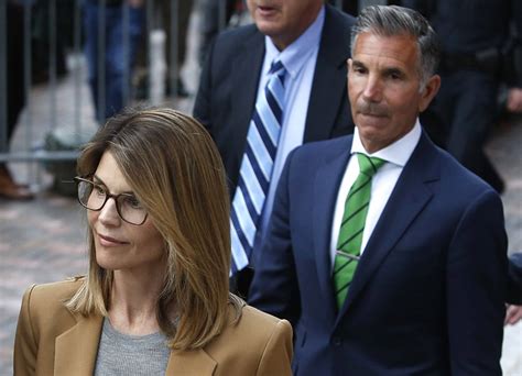 Lori Loughlin To Plead Guilty In College Admissions Scandal