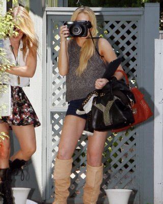 Lindsay Lohan Leggy In Shorts Boots Heading To A Pool Party In Pacific Palisade Porn Pictures