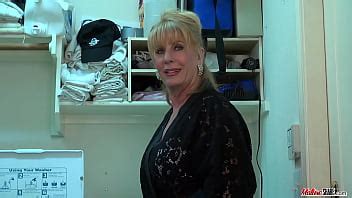 Nude Mature Teases A Lot By Sniffing Her Panties XNXX