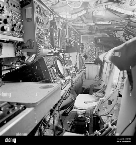 Maritime patrol fluid Lockheed SP-2H Neptune (1961-1982), interior. Flightdeck Stock Photo - Alamy