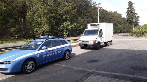 Alimenti Deteriorati A Bordo Di Un Autocarro In Transito Sulla Pontina