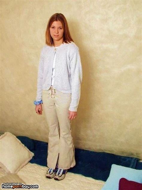 Amateur Teen Posing Naked Porn Pic