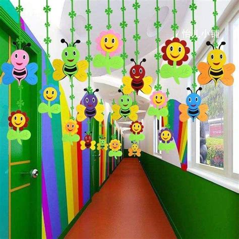 Pin By Mariaj On Primavera Kindergarten Decorations Kindergarten Classroom Decor Spring Crafts