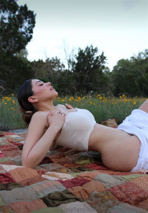 OnlyFans Elizabeth Torres Nude Photo 18