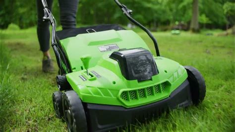 Greenworks 40v Cordless Lawn Scarifier And Dethatcher Gwgd40sc36 Youtube