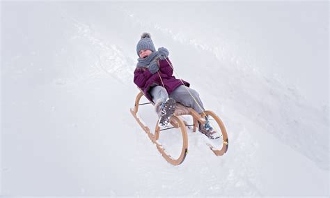 無料画像 自然 雪 冬 女の子 車両 人間 エクストリームスポーツ ウィンタースポーツ 下り坂 履物 そり でる