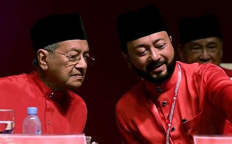 KTemoc Konsiders ........: Mukhriz recommends Mahathir as Chair NRC