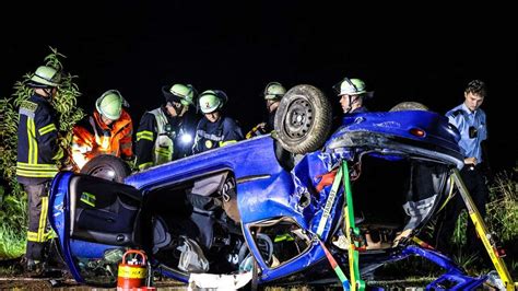 Hagen Auto fliegt über Kreisverkehr und überschlägt sich mehrfach