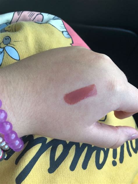 NYX PROFESSIONAL MAKEUP Butter Gloss Non Sticky Lip Gloss Praline Deep Nude Makeup