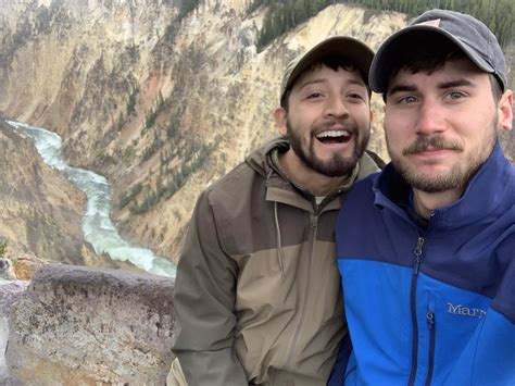 â and â Whoâs the top and whoâs the bottom nudes gaybrosgonemild NUDE PICS ORG