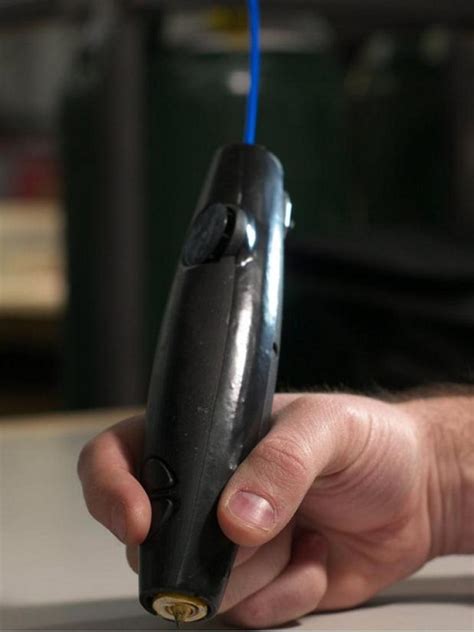Сегодня на Kickstarter стартовал проект 3Doodler - ручка, которой можно ...