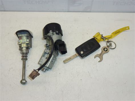 Schaltkasten, Türschloss und ein Schlüssel Citroën Peugeot 4162SP | A24 ...