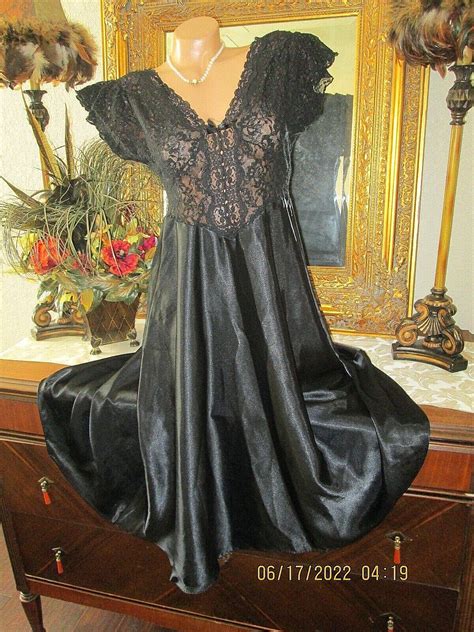 Beautiful Vintage Cinema Etoile Black Nightgown Stretch Lace Bodice Lingerie