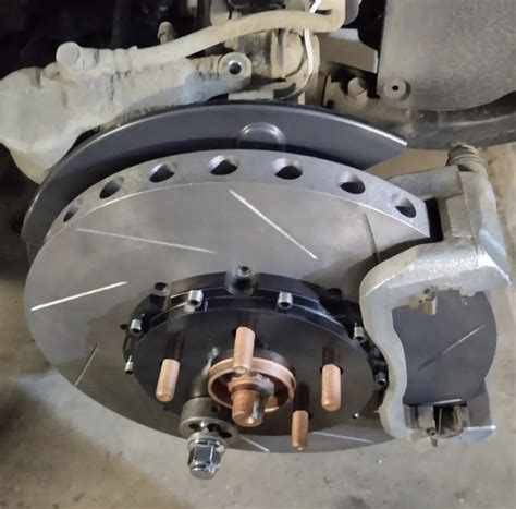 Двух поршневые суппорта — Toyota Camry (XV70), 3,5 л, 2019 года ...