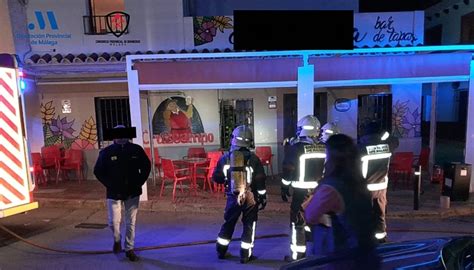 Aparatoso Incendio En Un Bar De Humilladero Con Una Mujer Atendida Por