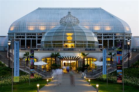 Hotel near Phipps Conservatory