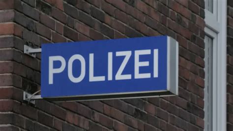 Unfall in Wittmund Zwei Autofahrerinnen nach Zusammenstoß schwer verletzt