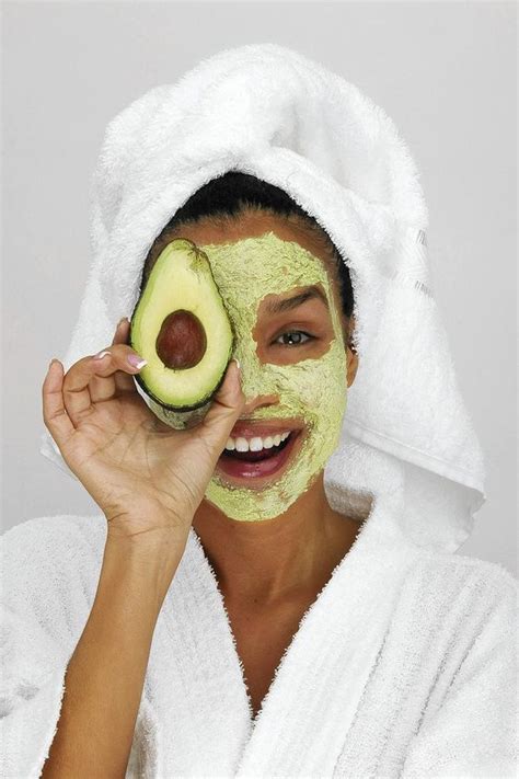 7 Mascarillas faciales naturales para cada día de la semana