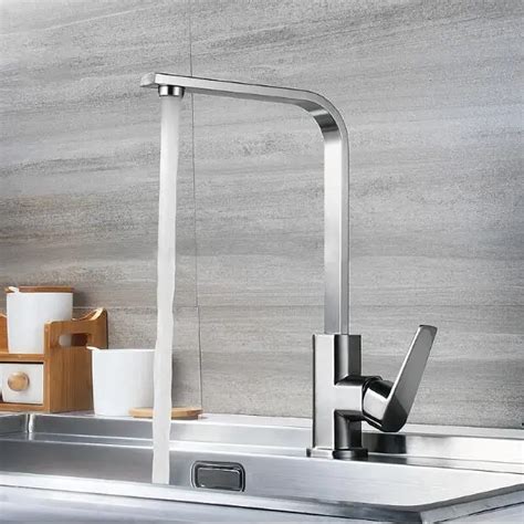 Fashion Brass Chrome Hot And Cold Single Lever Hot And Cold Kitchen Sink Faucet In Kitchen