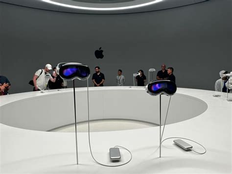 Wwdc 2023 Apples Us3499 Vision Pro Mixed Reality Headset Has No Physical Controllers Uses