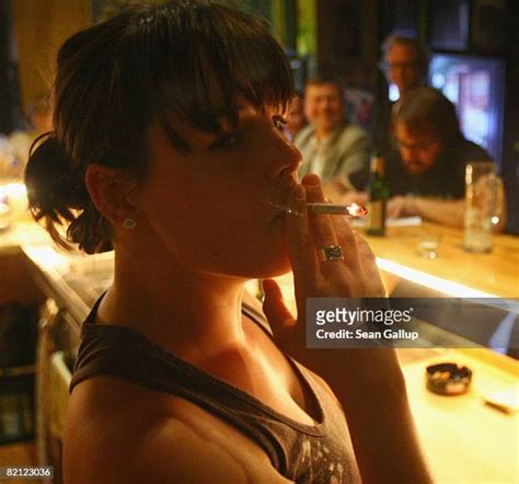 1505 Rauchen Smoking Photos And High Res Pictures Getty Images