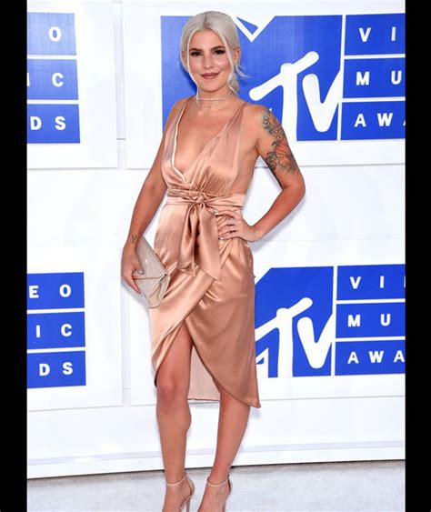 Carly Aquilino Attends The 2016 Mtv Video Music Awards At Madison