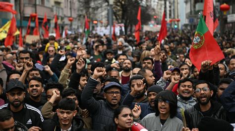 Portugalia Tys Os B Protestowa O W Lizbonie Przeciwko Brutalno Ci