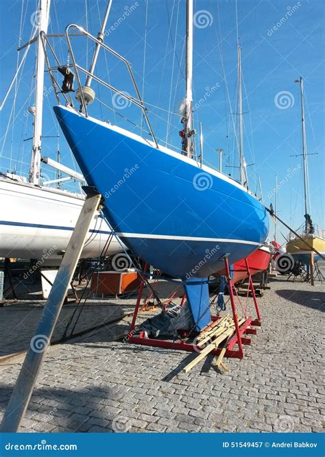 Velero En Dique Seco Imagen De Archivo Imagen De Pesca