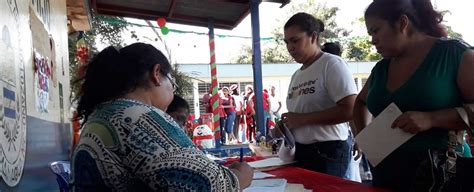 Avanza con éxito el proceso de matrículas en el Colegio Público Modesto