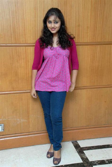 Ramya Barna Hot Pics 4 DESI RULEZ