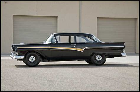 1957 Ford Custom 300 - Information and photos - MOMENTcar