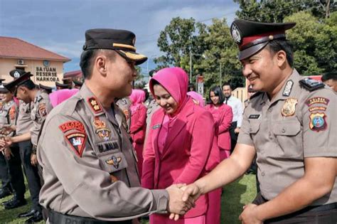 Tahun Baru 60 Personel Polres Labuhanbatu Naik Pangkat Hukum