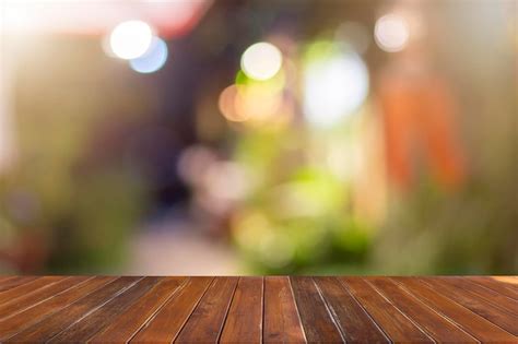 Table En Bois Marron Vide Et Arrière Plan Flou Bokeh Pour Afficher Vos