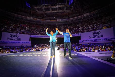 Cecilia Patr N Refrenda Compromiso Con M Rida Desde El Balcon