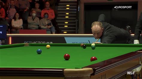 'What a pot that is' - Chris Wakelin edges ahead against Neil Robertson ...