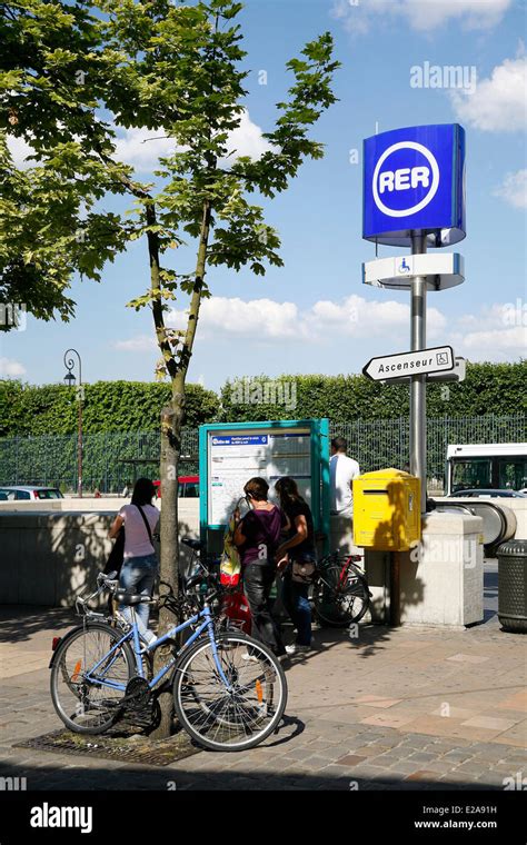 France, Yvelines, Saint Germain en Laye, RER Stock Photo - Alamy