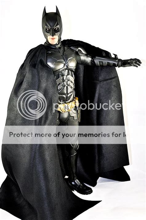 Hot Toys Quarter Scale Series Batman The Dark Knight Rises Toy RE Action