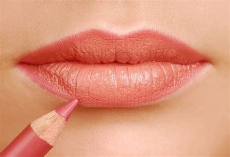 Ini Tips Dan Rekomendasi Memilih Lipstik Warna Peach